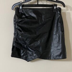 Elegant Black Mini Skirt